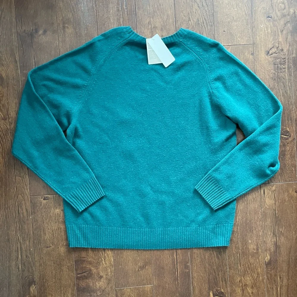 🍀 NWT 💯 Premium Lambswool UniQlo Crew Neck Knit Sweater. XL - Picture 6 of 6
